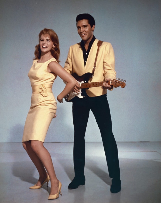 Elvis Presley, na companhia de Ann-Margret, em 