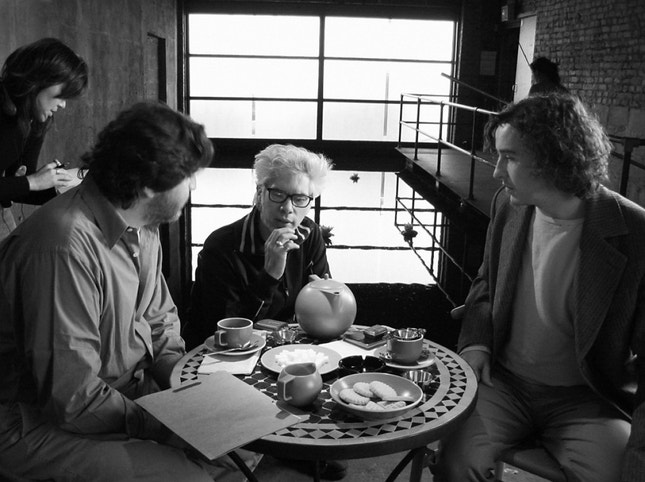 Alfred Molina, Jim Jarmusch e Steve Coogan — rodagem de "Café e Cigarros"