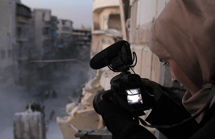 Waad Al-Kateab e a sua câmara: registar, dar a ver, sobreviver