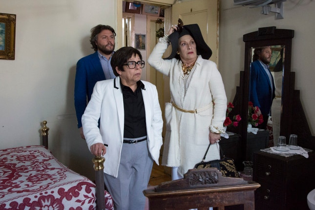 Imagem do filme: “A Canção de Lisboa” na frente do box office português