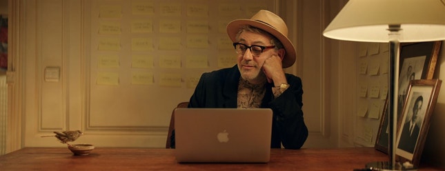 "It Must Be Heaven": Elia Suleiman e o seu companheiro de escrita