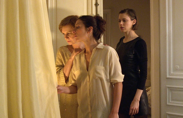 Fabienne Babe, Anne Sigalevitch e Isabelle Prim — entre o desencanto e o trauma