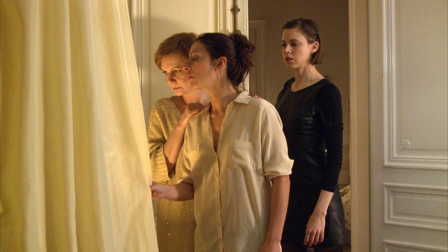 Fabienne Babe, Anne Sigalevitch e Isabelle Prim — entre o desencanto e o trauma