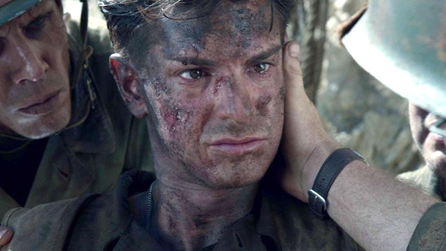 Andrew Garfield no papel de Desmond Doss — memórias dos combates de Okinawa