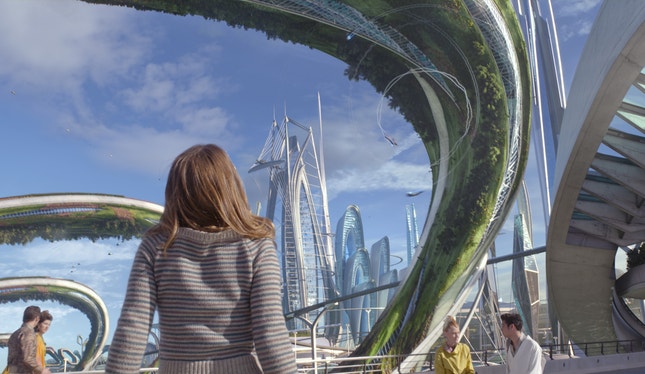 “Tomorrowland” lidera outro fim-de-semana com poucos espectadores