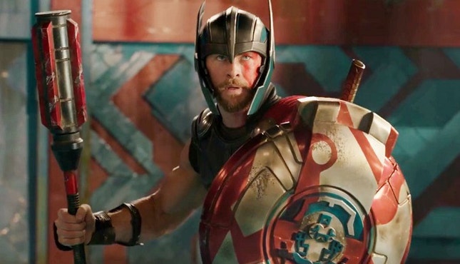 Imagem do filme: “Thor: Ragnarok” segue na frente do box office mundial