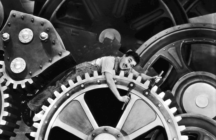 Chaplin a contas com o progresso industrial — um filme sonoro com saudades do cinema mudo