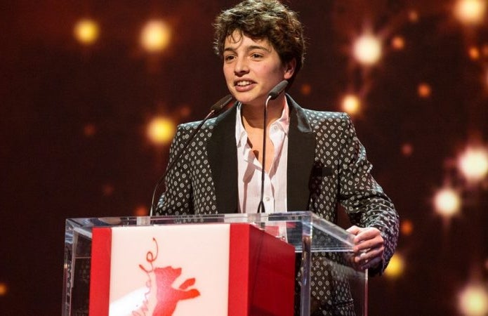 Leonor Teles premiada com o Urso de Ouro em Berlim.