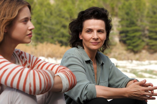 Lou de Laâge e Juliette Binoche — para além dos clichés psicológicos