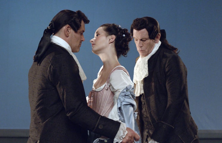 John Malkovich (à direita) é o Casanova imaginado pelo realizador austríaco Michael Sturminger
