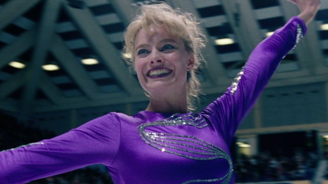 Margot Robbie interpretando Tonya Harding — notável composição, nomeada para um Oscar