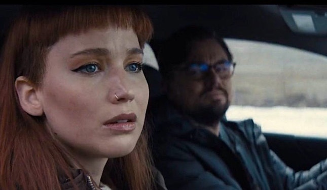 Jennifer Lawrence e Leonardo DiCaprio: algures entre a farsa e a tragédia