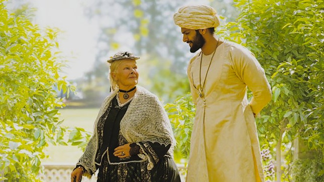 Judi Dench e Ali Fazal — dois actores em estado de graça