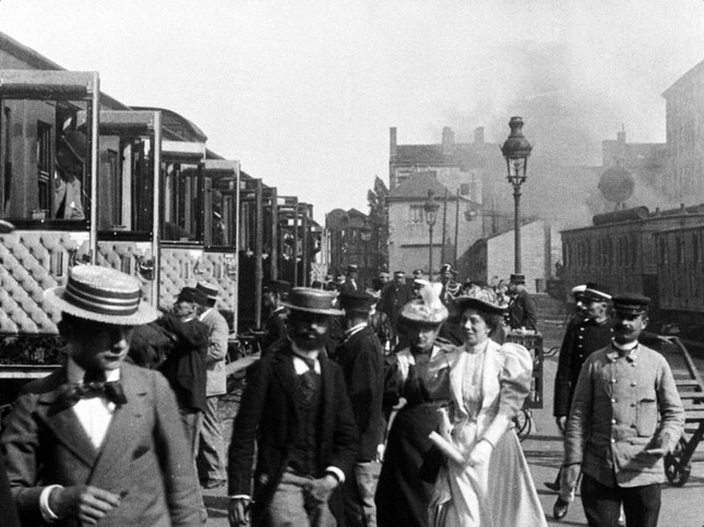 Fotograma de um dos primeiros filmes dos irmãos Lumière — o cinema estava a nascer