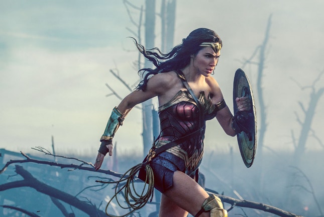 Imagem do filme: “Mulher-Maravilha” supera expectativas nas salas de cinema mundiais