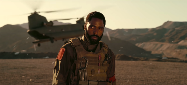 John David Washington no papel do Protagonista — o tempo já não é o que era