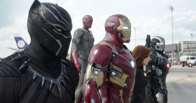 Imagem do filme: Guerra de super-heróis arranca 200 milhões de dólares na estreia