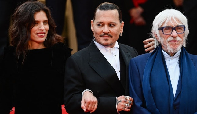 Johnny Depp bem acolhido entre as estrelas no primeiro dia em Cannes