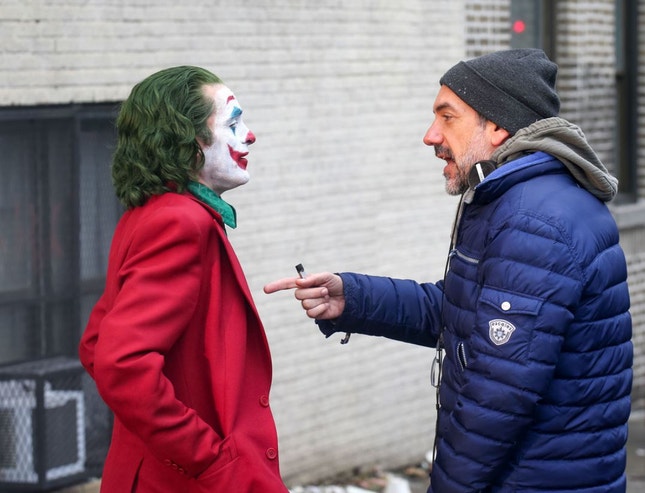 Joaquin Phoenix e Todd Phillips durante a rodagem de "Joker"