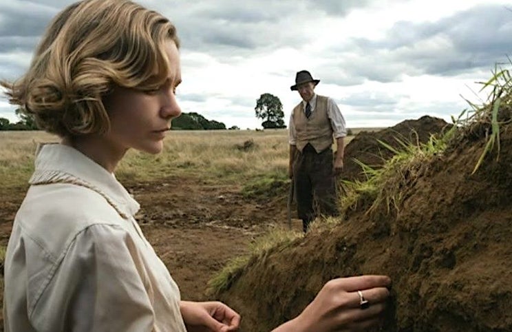 Carey Mulligan e Ralph Fiennes: revisitando a história da arqueologia em 1939