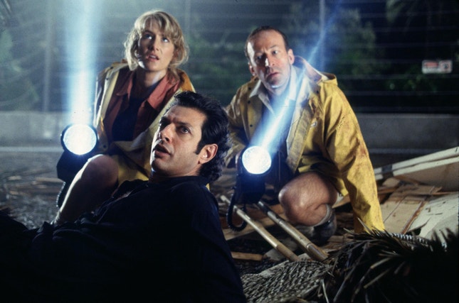 Laura Dern, Jeff Goldblum e Bob Peck em "Parque Jurássico" — eles andam por aí...