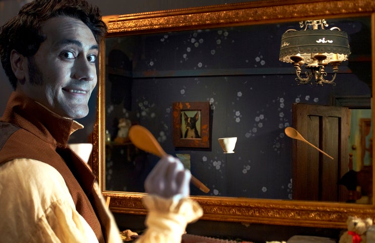 Taika Waititi em pose vampiresca: uma boa anedota, um filme repetitivo