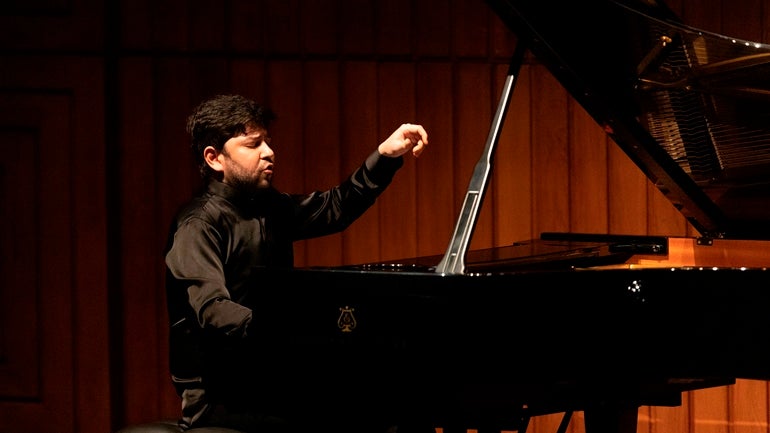 Imagem de Behzod Abduraimov | 13 Maio | 21h00