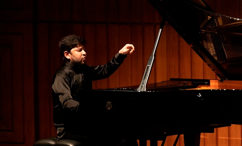 Imagem de Behzod Abduraimov | 13 Maio | 21h00