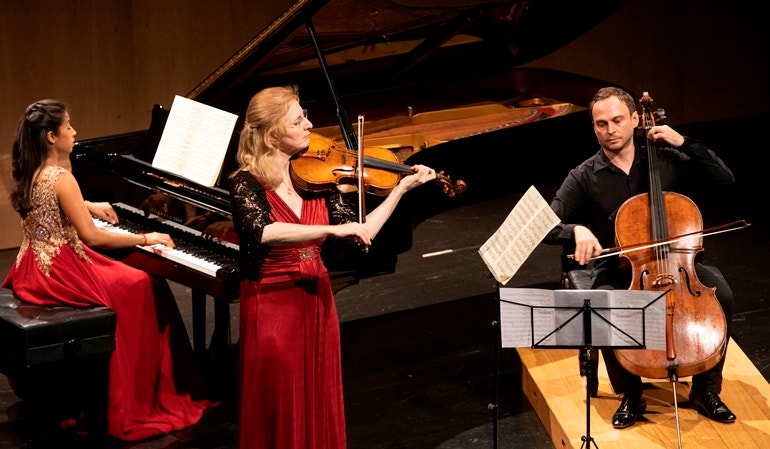 Imagem de Diemut Poppen, Pavel Gomziakov e Pallavi Mahidhara | 23 Maio