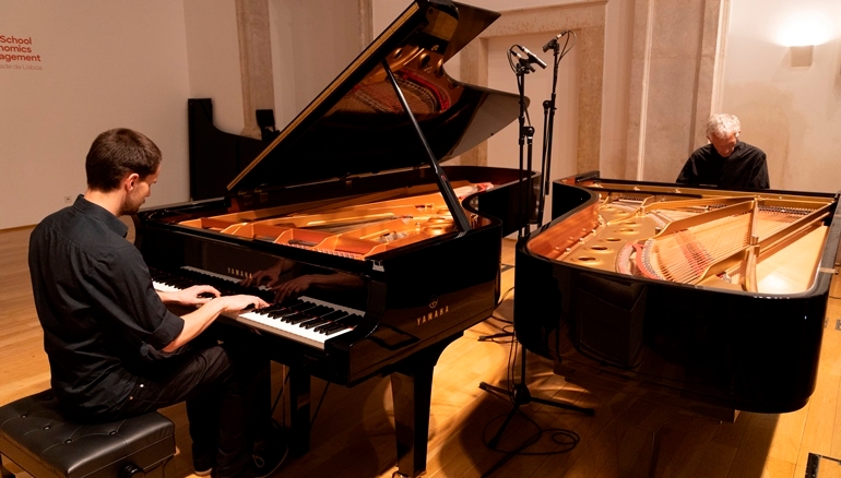 Nicholas McNair & Samuel Gapp | 5 Maio | 19h00 Nicholas McNair & Samuel Gapp | 5 Maio | 19h00