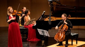 Imagem de D. Poppen, P. Gomziakov e P. Mahidara | 27 Novembro | 21h00