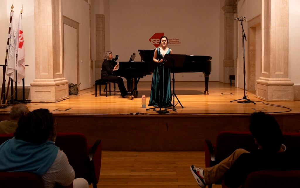 Imagem de Constança Melo e Joana Barata | 15 Maio | 19h00