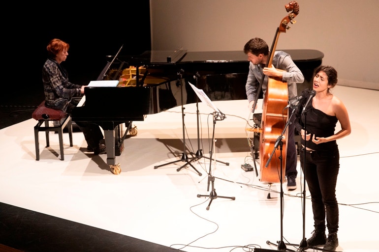 Imagem de Trio Paula Sousa, André Rosinha, Beatriz Nunes | 21 Abril | 19h00