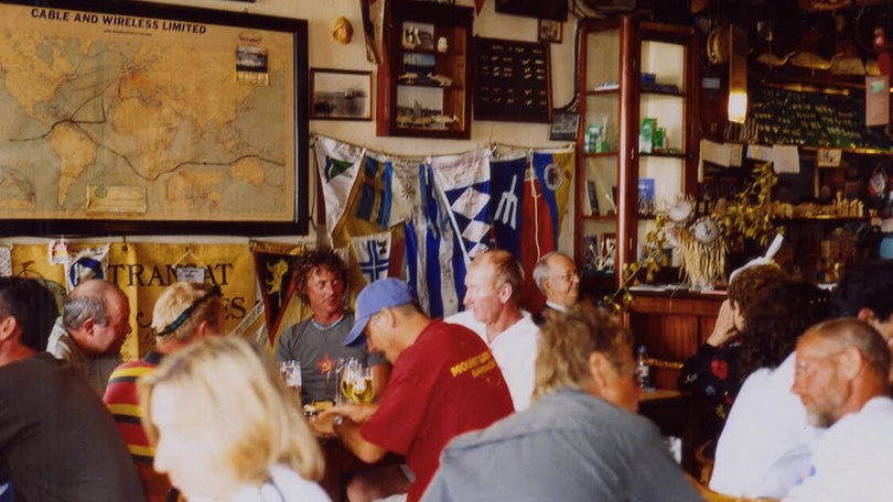 Imagem de “Peter Café Sport, Stopover to the World” by Lélia Pereira Nunes