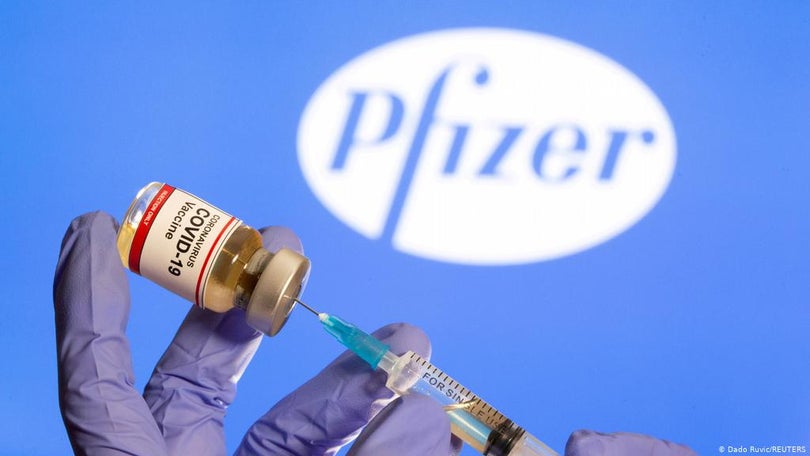 Pfizer anuncia eficácia de 95,6% em vacina de reforço