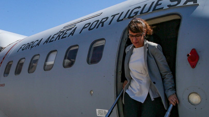 Ministra da Defesa diz que Portugal já enviou 170 toneladas de ajuda em material bélico e não bélico