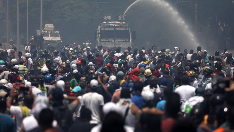 Venezuela: Ministro da Defesa responsabiliza Guaidó se houver “banho de sangue”