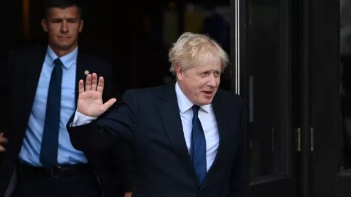 Imagem de Boris Johnson garante «reconstruir melhor» o país