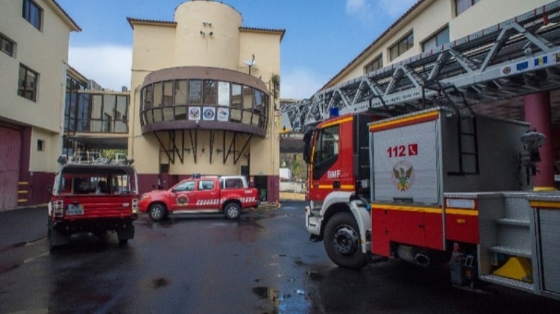 Acidente aparatoso provoca dois feridos graves na Cota 40