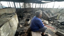 Imagem de Casa de mulher de 74 anos completamente destruída pelas chamas (vídeo)