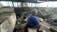 Casa de mulher de 74 anos completamente destruída pelas chamas (vídeo)