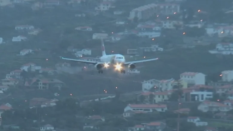 Imagem de Desde as 10h14 que não aterra um avião na Madeira