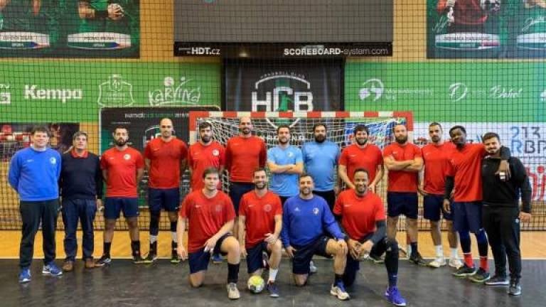 Imagem de Madeira SAD perde com Karvina e é eliminado da Taça Challenge de andebol
