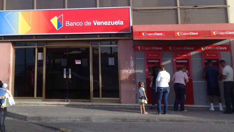 Imagem de Venezuela: Suspensos pagamentos locais de bens e serviços em moeda estrangeira