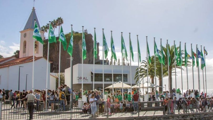 Todas as escolas de Câmara de Lobos com bandeira verde