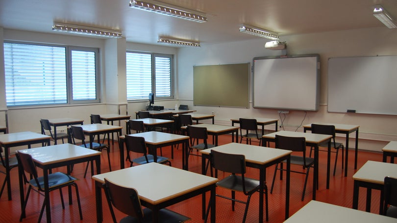 Imagem de Sindicatos de professores defendem encerramento imediato das escolas