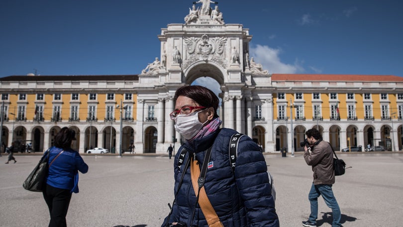 Imagem de Covid-19: Portugal com mais três mortes e 121 casos confirmados