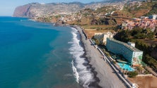 Imagem de Reabilitação do passeio marítimo entre a praia Formosa e os Socorridos deverá avançar dentro de um mês (áudio)