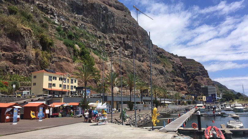 Marina da Calheta reabre parcialmente