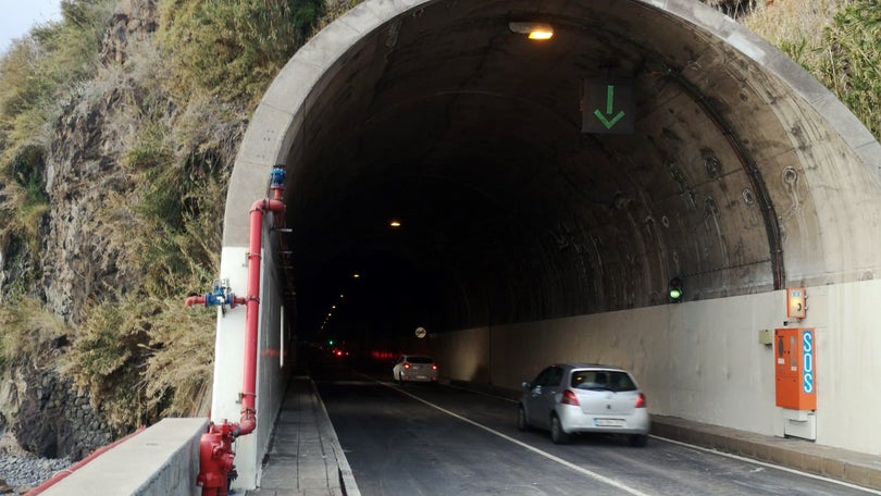 Imagem de Corte total de trânsito no túnel entre a Rotunda da Tabua e o Lugar de Baixo
